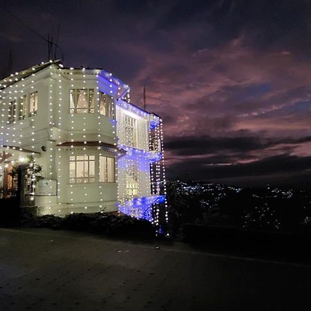 ホテル Lamahatta Residency ダージリン エクステリア 写真